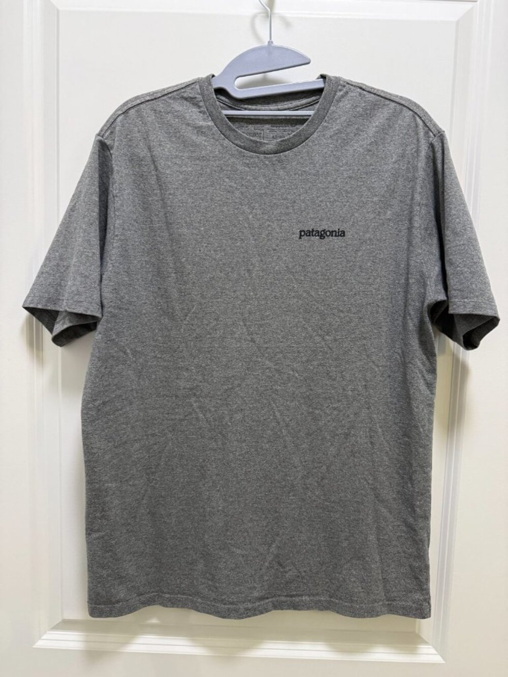 Patagonia Gray Graphic Print Cotton Blend T-Shirt Men's Sz S‎